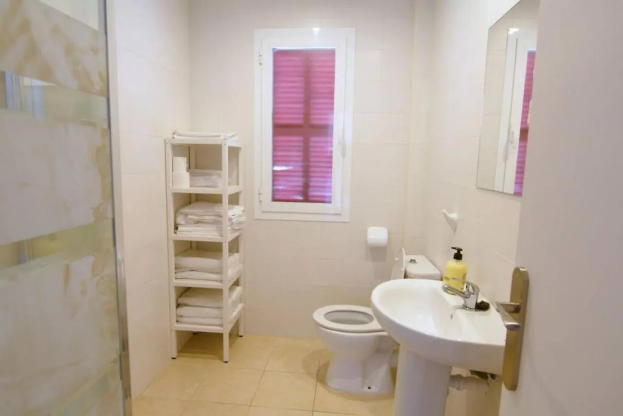 Nura Houses Magaluf Apartment 4 0*, Магалуф